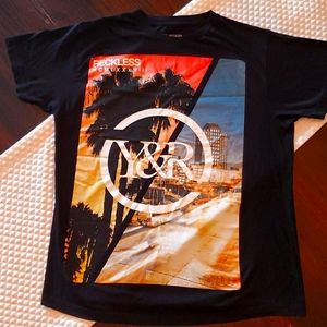 Mens Young & Reckless t-shirt size medium  new